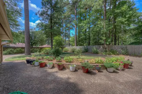 Exterior - 1105 N Acres Cir, Springhill, LA 71075 photo 4 of 6