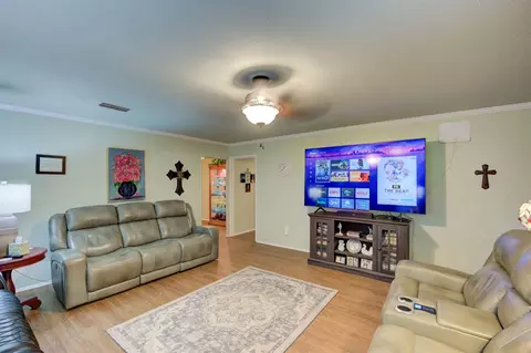 Living - 1105 N Acres Cir, Springhill, LA 71075 photo 2 of 2