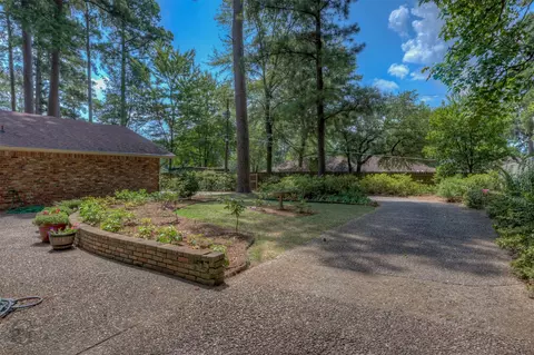 Exterior - 1105 N Acres Cir, Springhill, LA 71075 photo 5 of 6