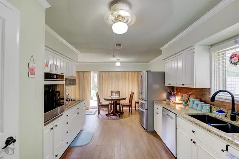 Kitchen - 1105 N Acres Cir, Springhill, LA 71075 photo 1 of 2