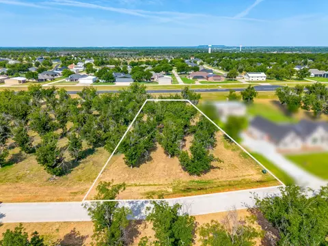943 E Landings, Granbury, TX 76049