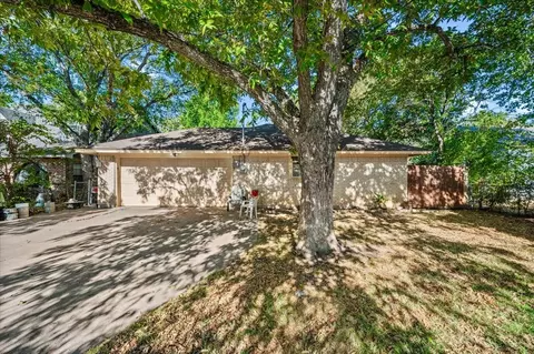 409 29th St, Grand Prairie, TX 75050
