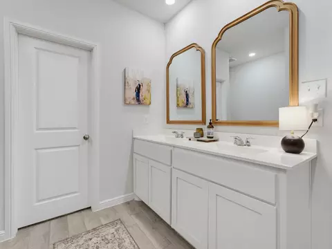 Bath - 156 Waterbend Cv, Boyd, TX 76023 photo 2 of 3