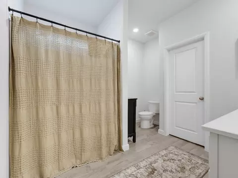 Bath - 156 Waterbend Cv, Boyd, TX 76023 photo 3 of 3