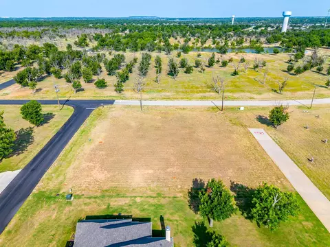 5001 Piper Dr, Granbury, TX 76049