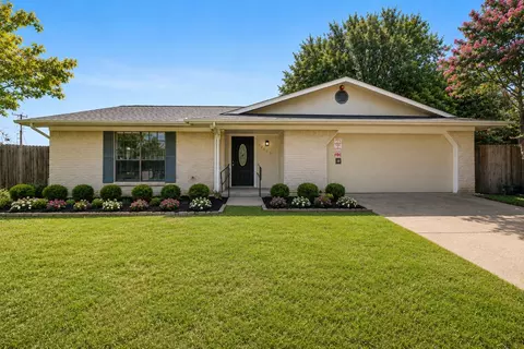 6901 Wicks Trl, Fort Worth, TX 76133