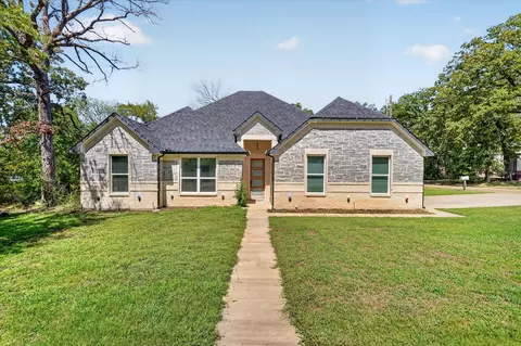 114 Dowdy Ln, Mabank, TX 75156