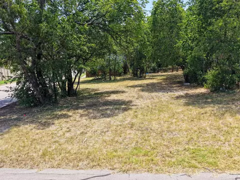 804 E Powell Ave, Fort Worth, TX 76104