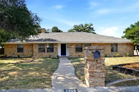 7800 Skylake Dr, Fort Worth, TX 76179