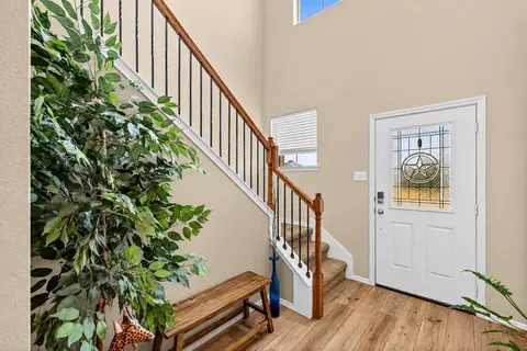 Entry Way - 2816 Brosnan Rd, Lorena, TX 76655 photo 2 of 6