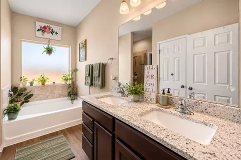 Bath - 2816 Brosnan Rd, Lorena, TX 76655 photo 2 of 4