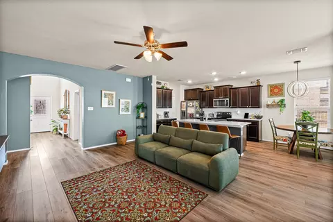 Entry Way - 2816 Brosnan Rd, Lorena, TX 76655 photo 3 of 7