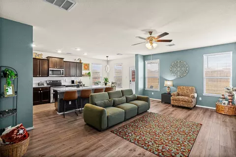 Living - 2816 Brosnan Rd, Lorena, TX 76655 photo 2 of 2