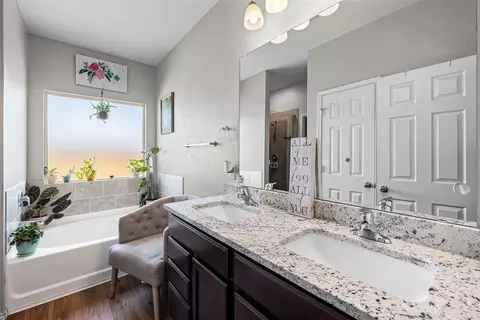 Bath - 2816 Brosnan Rd, Lorena, TX 76655 photo 1 of 4