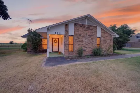 720 S Houston St, Edgewood, TX 75117