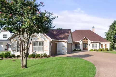 560 Clubhouse Dr, Corsicana, TX 75109