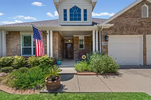 1759 Hidden Brook Dr, Grand Prairie, TX 75050