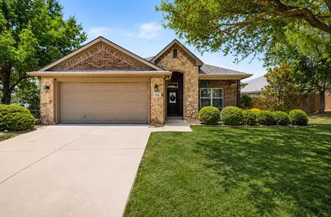 200 Jacinth Ln, Granbury, TX 76049