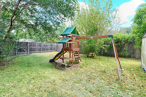 Exterior - 603 Johnson St, Terrell, TX 75160 photo 3 of 5