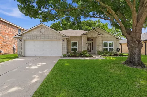 4004 Marigold Dr, Haltom City, TX 76137