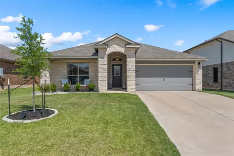 Exterior - 3204 Autry Rd, Lorena, TX 76655 photo 3 of 9