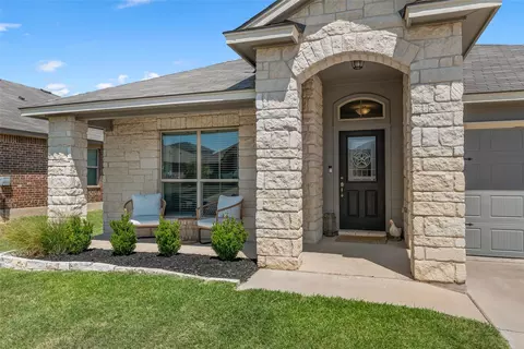 Exterior - 3204 Autry Rd, Lorena, TX 76655 photo 2 of 9