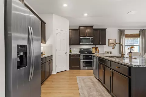 Kitchen - 3204 Autry Rd, Lorena, TX 76655 photo 3 of 3