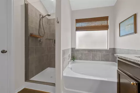 Bath - 3204 Autry Rd, Lorena, TX 76655 photo 2 of 3