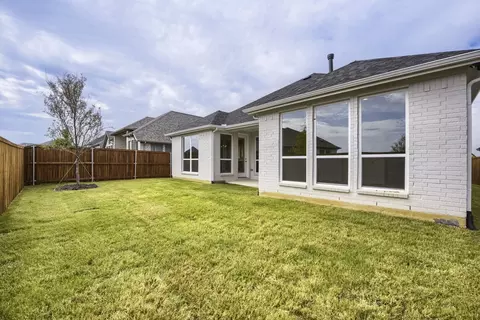 Exterior - 690 Red Cedar Rd, Haslet, TX 76052 photo 2 of 3