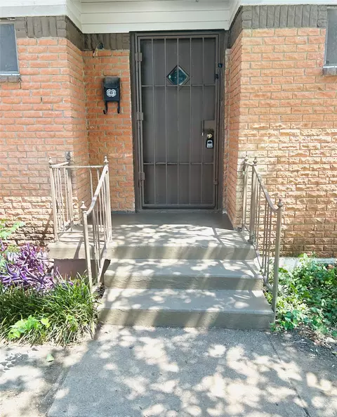 1355 Glen Garden Dr, Fort Worth, TX 76104