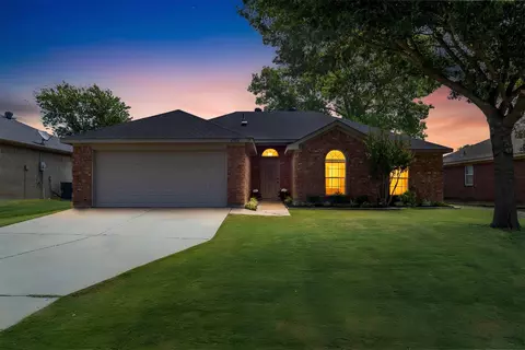 2706 Jennie Wells Dr, Mansfield, TX 76063