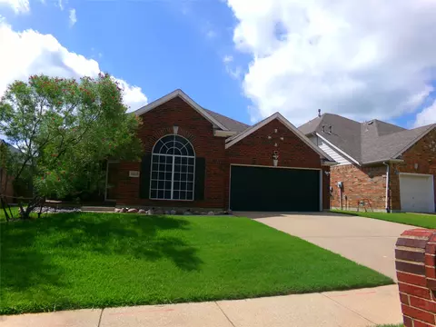 663 Morgan Dr, Grand Prairie, TX 75052