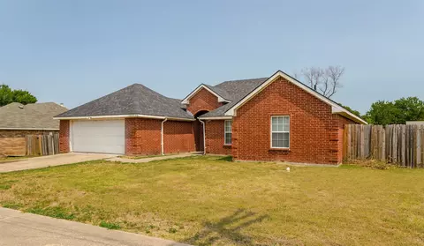 1015 Balkan Dr, Lancaster, TX 75134