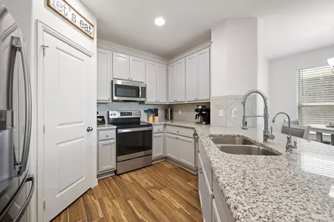 312 Marble Creek Dr, Fort Worth, TX 76131