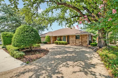 2409 Glen Morris Rd, Carrollton, TX 75007