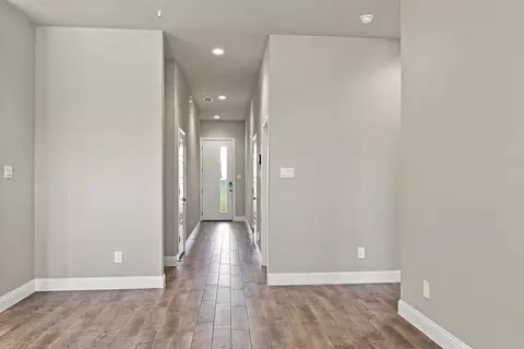 Entry Way - 1704 Buzzard Rd, Denton, TX 76205 photo 3 of 5