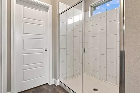 Bath - 1704 Buzzard Rd, Denton, TX 76205 photo 1 of 3