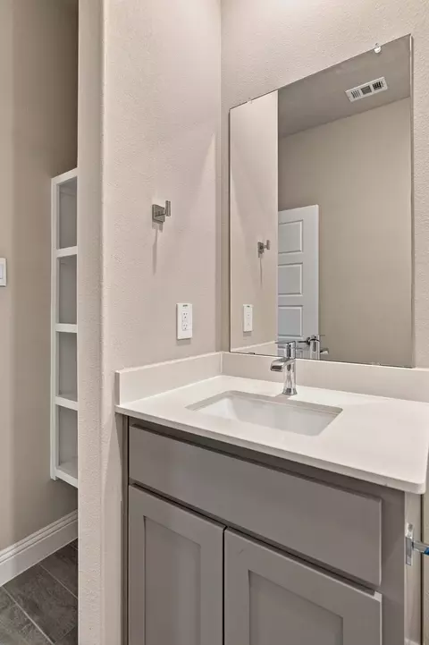 Bath - 1704 Buzzard Rd, Denton, TX 76205 photo 3 of 3