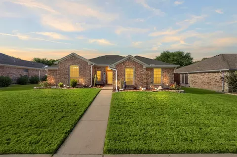 327 Choctaw Trl, Waxahachie, TX 75165