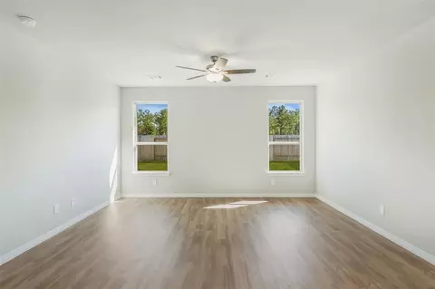 Living - 129 Toftrees Dr, Cleburne, TX 76031 photo 2 of 4