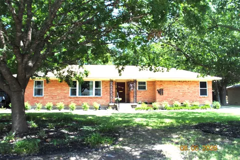 124 Martin Dr, Lancaster, TX 75146
