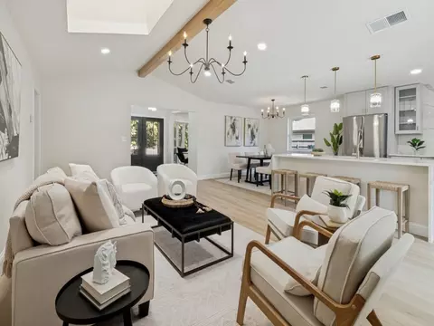 9008 Flicker Ln, Dallas, TX 75238