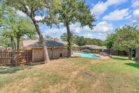Exterior - 207 Walnut Way, Euless, TX 76039 photo 5 of 7