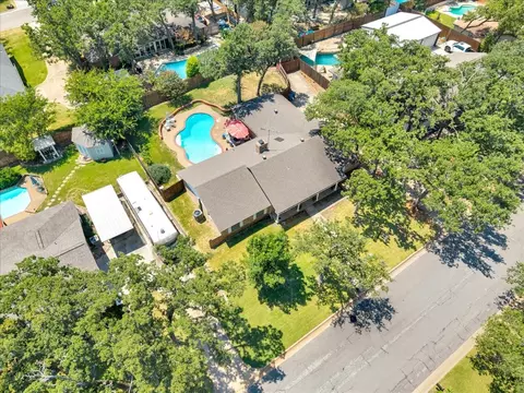 View/Area - 207 Walnut Way, Euless, TX 76039 photo 2 of 4