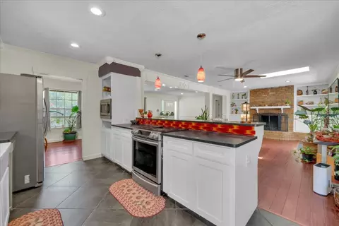 Kitchen - 207 Walnut Way, Euless, TX 76039 photo 2 of 3