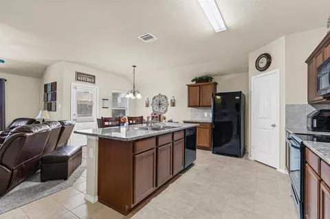 Kitchen - 1104 Ruby Ct, Princeton, TX 75407 photo 5 of 5