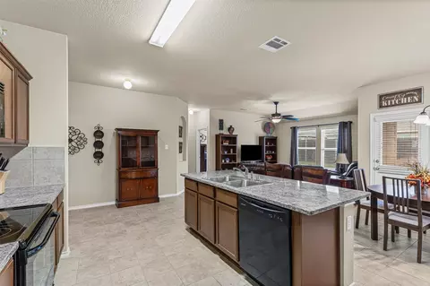 Kitchen - 1104 Ruby Ct, Princeton, TX 75407 photo 2 of 5