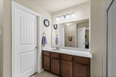 Bath - 1104 Ruby Ct, Princeton, TX 75407 photo 2 of 3