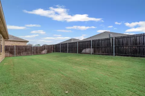 Exterior - 1104 Ruby Ct, Princeton, TX 75407 photo 4 of 5
