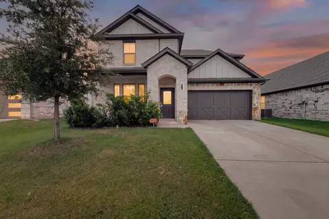 136 Camp Fire Dr, Waxahachie, TX 75165